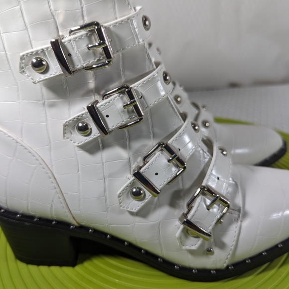 Catherine Malandrino "Shandy" White Croc Embossed Buckle Booties, Size 6, NWOT - Picture 2 of 13
